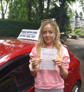 Massive congratulations go to Alice who not only passed her driving test today but did it with zero, yes, no driver faults. Absolutely fantastic. Well done Alice, all the hard work has paid off.<br />
It´s been an absolute pleasure taking you for lessons, enjoy your independence and stay safe 👏👏👏👌