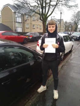 Huge congratulations go to Charlie, who passed his driving test today in Buxton at the first attempt and with only 5 driver faults. Well done bud and in pretty bad weather conditions. It´s been an absolute pleasure taking you for lessons, enjoy your independence and stay safe 😊👍