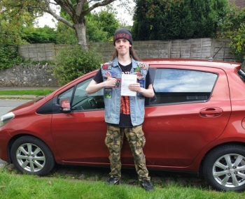 Huge congratulations go to Elliot, who passed his driving test today in Buxton and with only 5 driver faults. It´s been an absolute pleasure taking you for lessons, enjoy your independence and stay safe