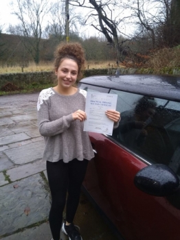 Huge congratulations go to Eve, who passed her test today in Buxton at the first attempt and with only 2 driver faults. She joins the exclusive club of passing both theory and driving tests first time. It´s been an absolute pleasure taking you for lessons, enjoy your independence and stay safe 😊