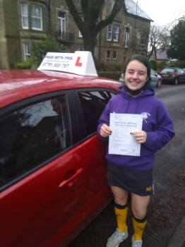 Huge congratulations go to Naomi, who passed her driving test this morning at the first attempt and with only 1 driver fault. She joins my exclusive club of passing both theory and driving tests first time. It´s been an absolute pleasure taking you for lessons, enjoy your independence and stay safe. Just need a win now in your hockey game 😊👍